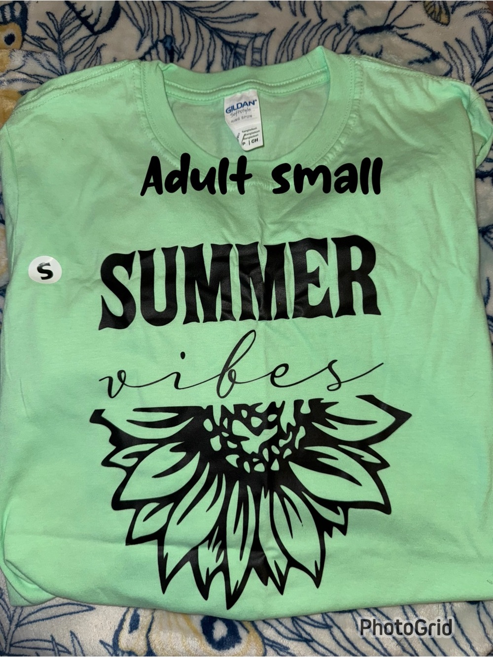 Gildan Mint Green "Summer Vibes" Graphic Tee